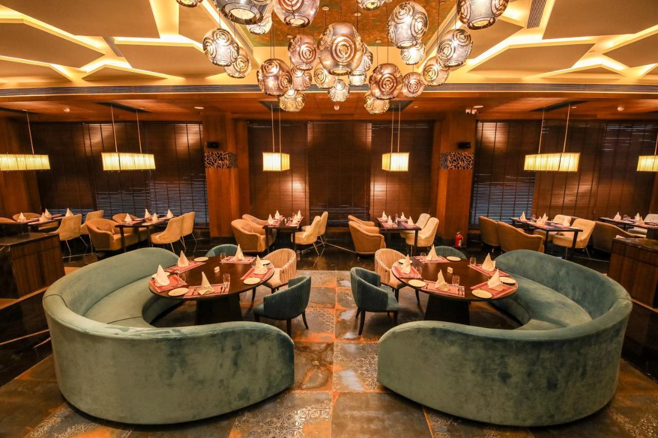 Radisson Blu Towers Kaushambi Delhi Ncr Hotell Ghaziabad Eksteriør bilde The interior of the restaurant
