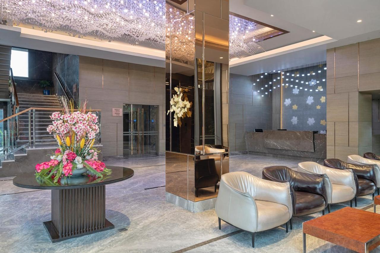 Radisson Blu Towers Kaushambi Delhi Ncr Hotell Ghaziabad Eksteriør bilde Lobby