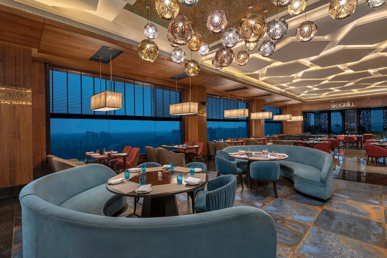 Radisson Blu Towers Kaushambi Delhi Ncr Hotell Ghaziabad Eksteriør bilde The restaurant