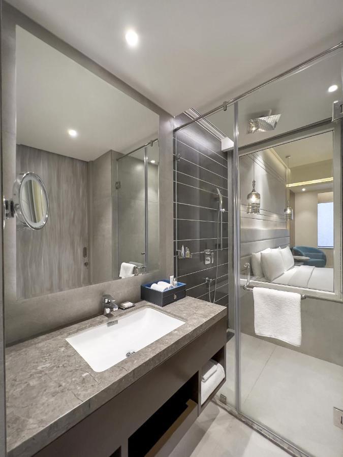 Radisson Blu Towers Kaushambi Delhi Ncr Hotell Ghaziabad Eksteriør bilde Bathroom