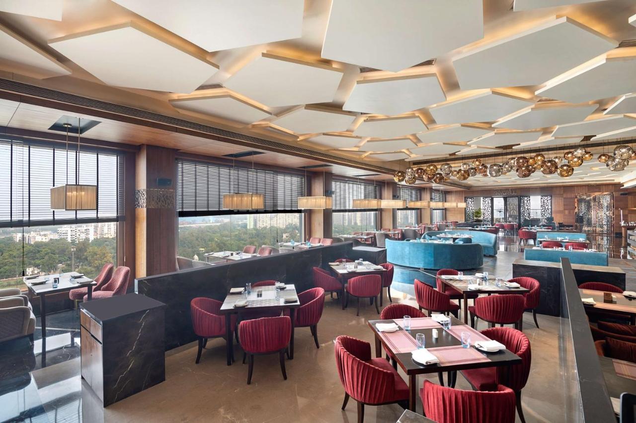 Radisson Blu Towers Kaushambi Delhi Ncr Hotell Ghaziabad Eksteriør bilde The restaurant