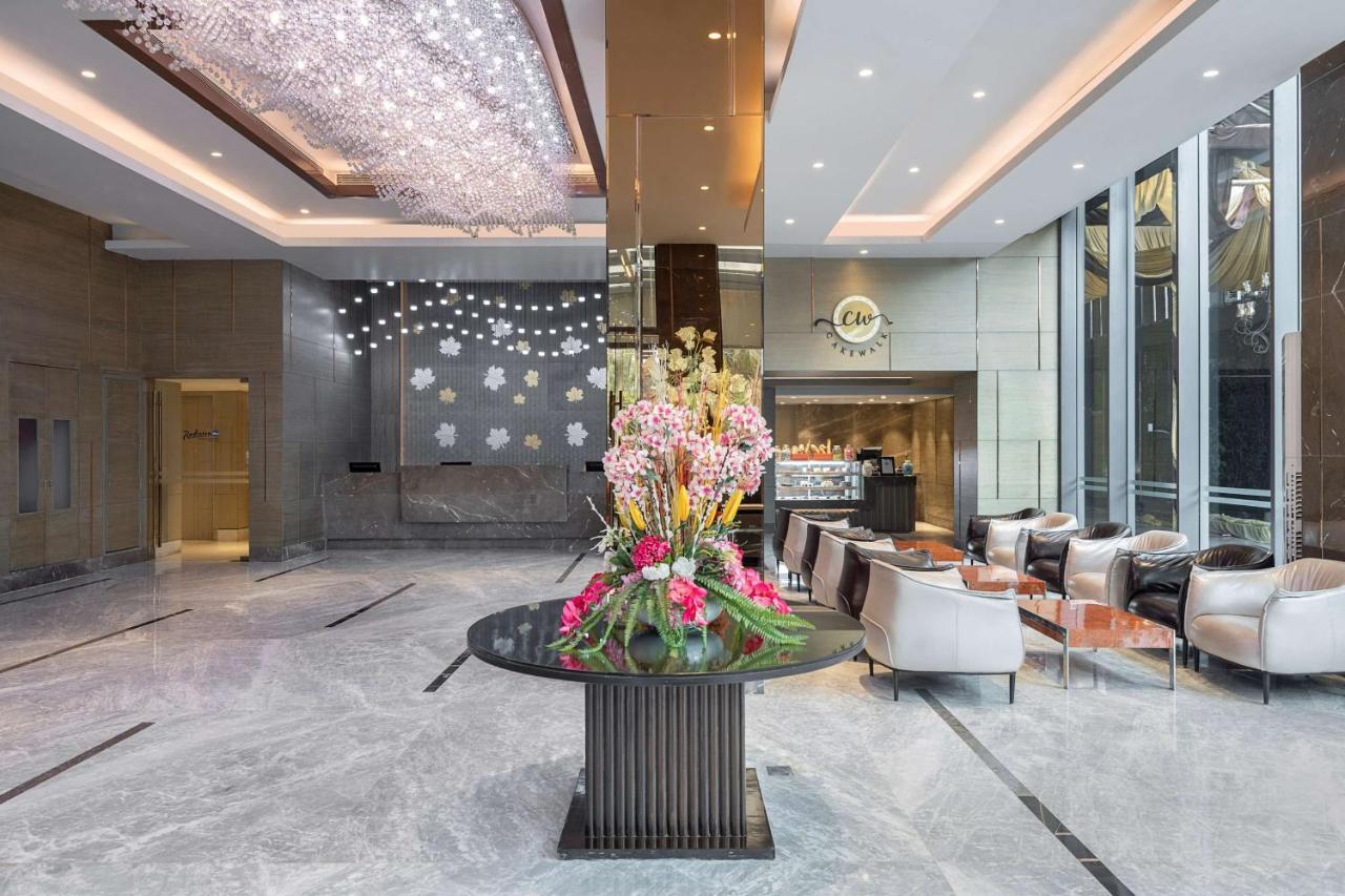 Radisson Blu Towers Kaushambi Delhi Ncr Hotell Ghaziabad Eksteriør bilde Lobby
