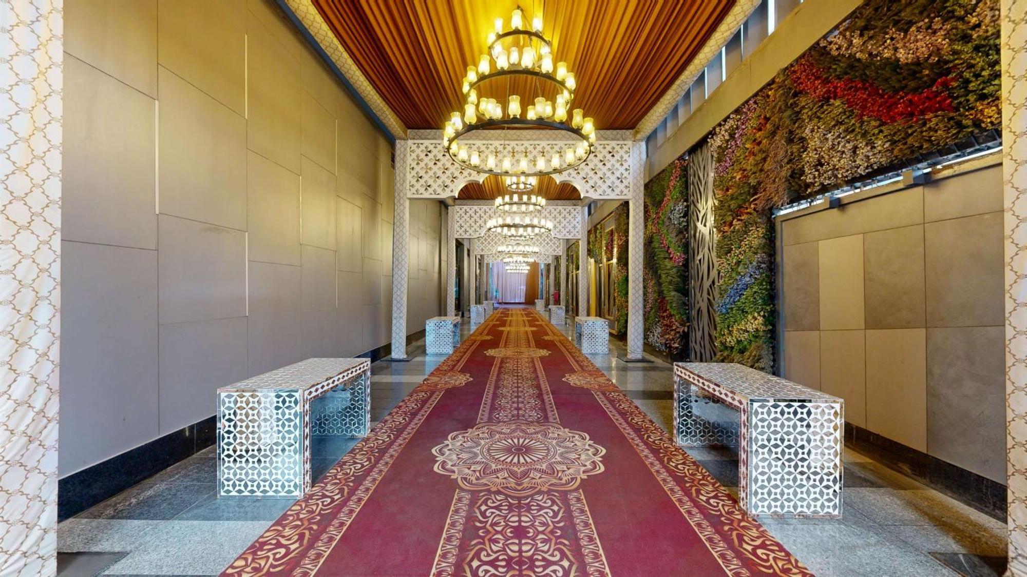 Radisson Blu Towers Kaushambi Delhi Ncr Hotell Ghaziabad Eksteriør bilde The interior of the hotel